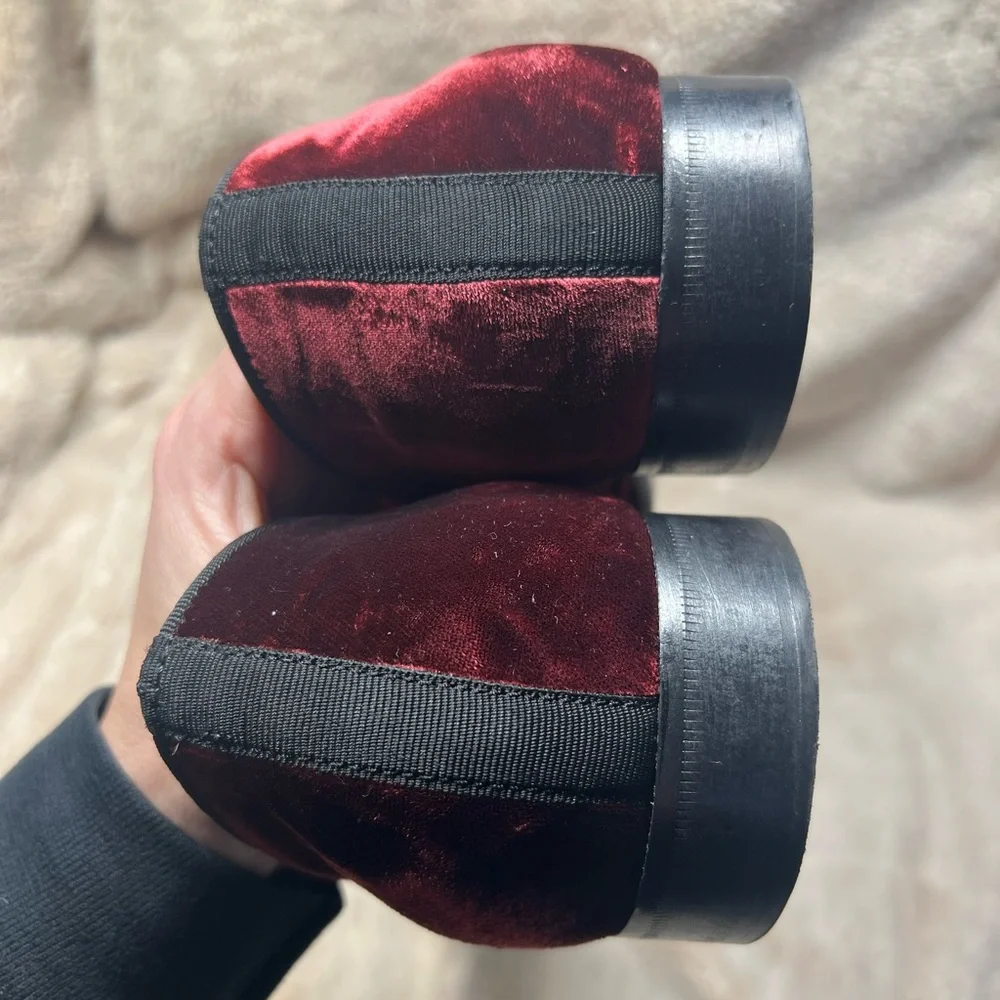 Mercanti Fiorentini men's velvet loafers in a burgundy color size 13